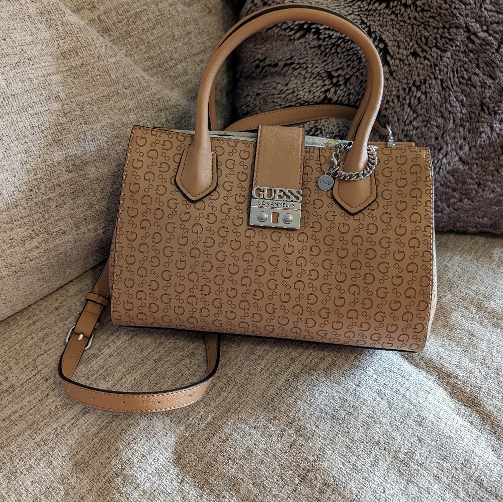 Guess purse NWT